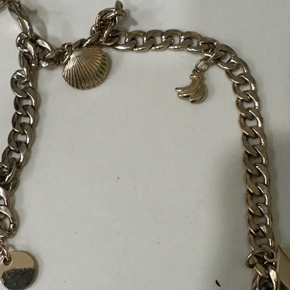 Mixed-metal chunky charm necklace lightning bolts, bananas and shells - Picture 7 of 8